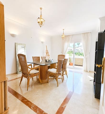 3 bedroom Villa for sale in Calahonda, Mijas with pool garage - € 995,000 (Ref: 9969012)
