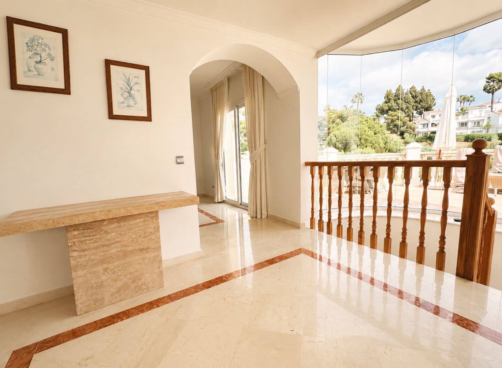 3 bedroom Villa for sale in Calahonda with pool garage - € 995,000 (Ref: 9969012)
