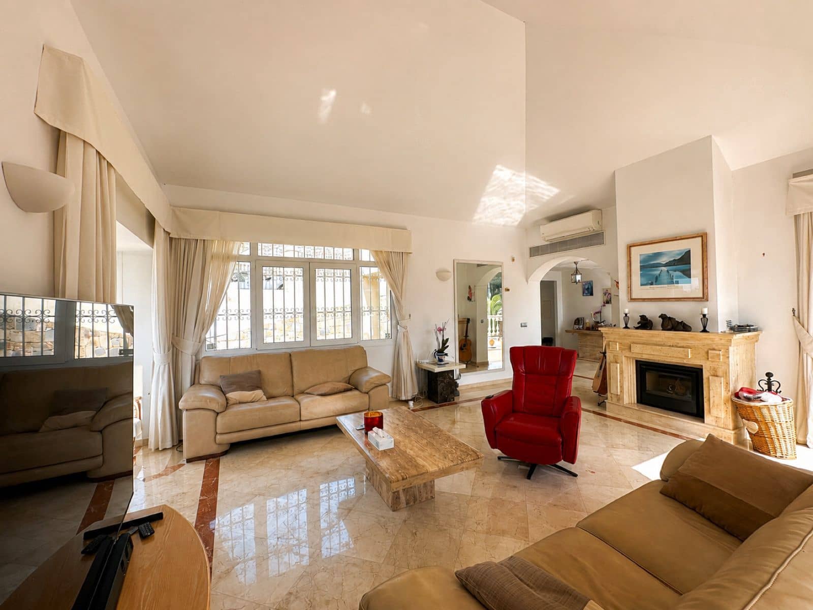 3 bedroom Villa for sale in Calahonda with pool garage - € 995,000 (Ref: 9969012)