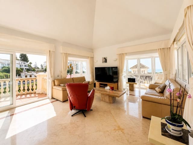 3 bedroom Villa for sale in Calahonda, Mijas with pool garage - € 995,000 (Ref: 9969012)
