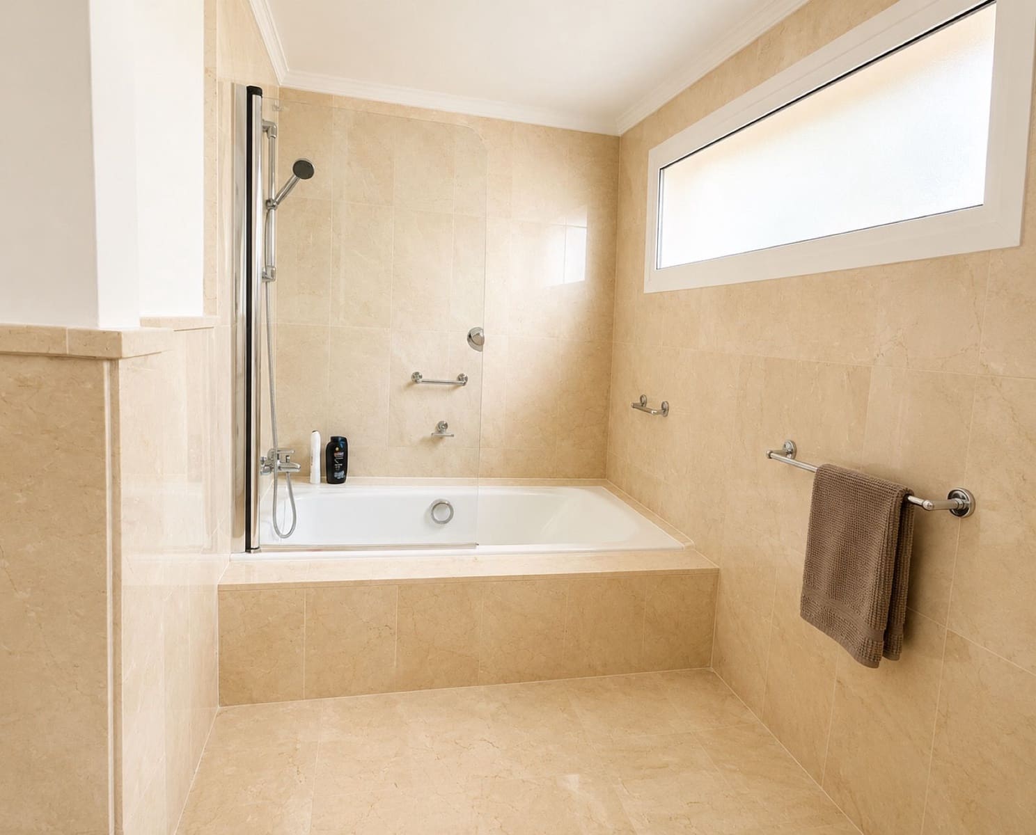 3 bedroom Villa for sale in Calahonda with pool garage - € 995,000 (Ref: 9969012)