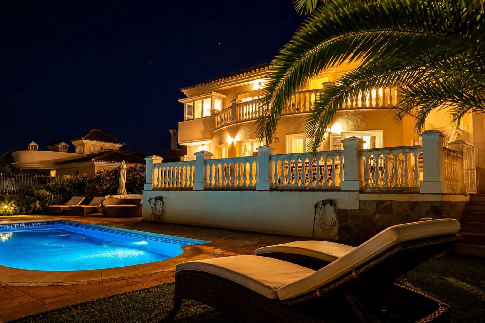 3 bedroom Villa for sale in Calahonda with pool garage - € 995,000 (Ref: 9969012)
