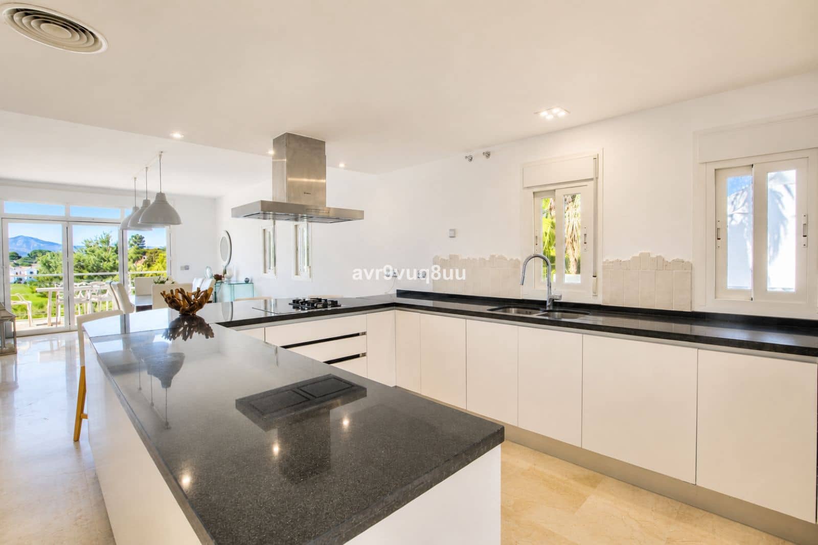 Chalet de 5 habitaciones en La Cala de Mijas en venta con piscina garaje - 1.100.000 € (Ref: 9969033)
