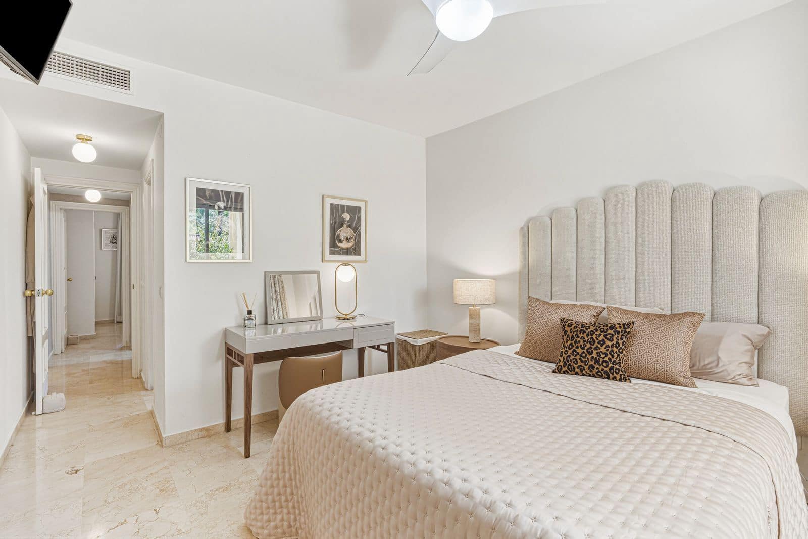 2 bedroom Apartment for sale in Guadalmina with pool garage - € 449,000 (Ref: 9989815)