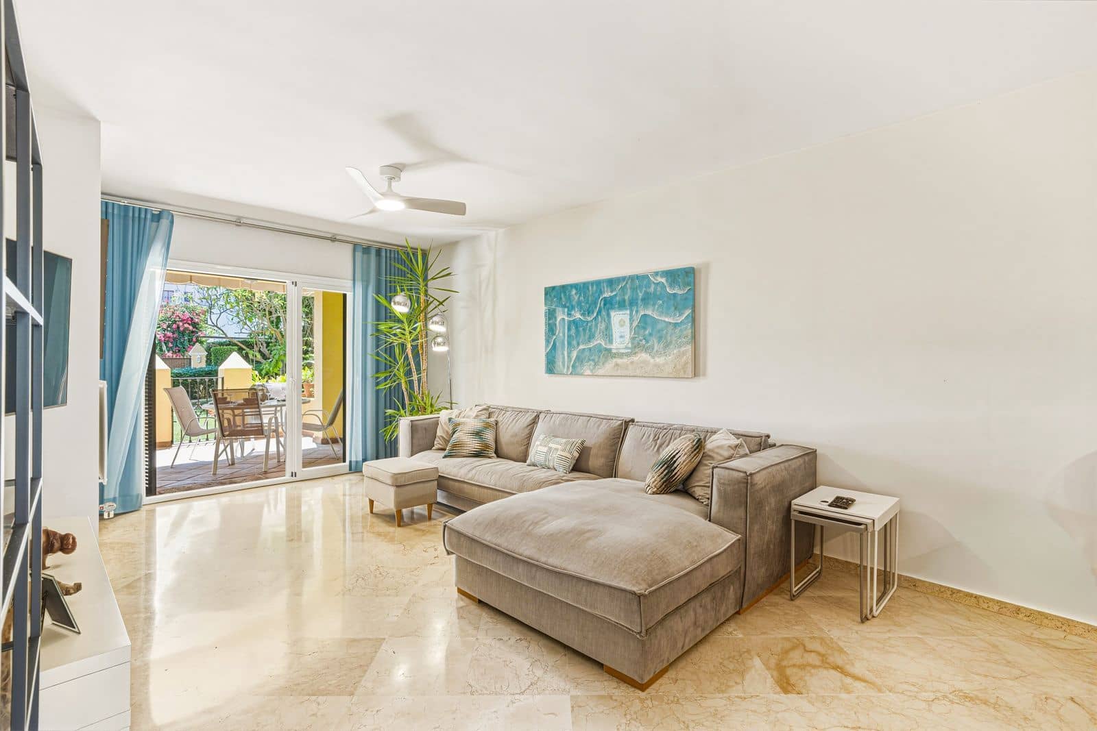 2 bedroom Apartment for sale in Guadalmina with pool garage - € 449,000 (Ref: 9989815)
