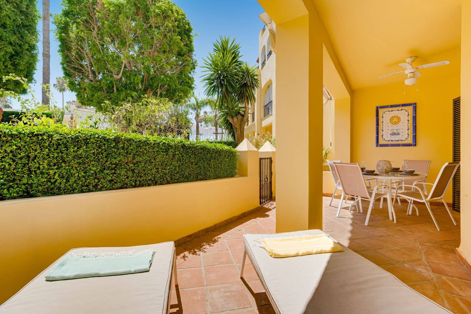 2 bedroom Apartment for sale in Guadalmina with pool garage - € 449,000 (Ref: 9989815)