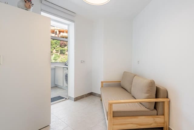 Apartamento de 2 habitaciones en Calahonda, Mijas en venta con piscina garaje - 359.000 € (Ref: 9999353)