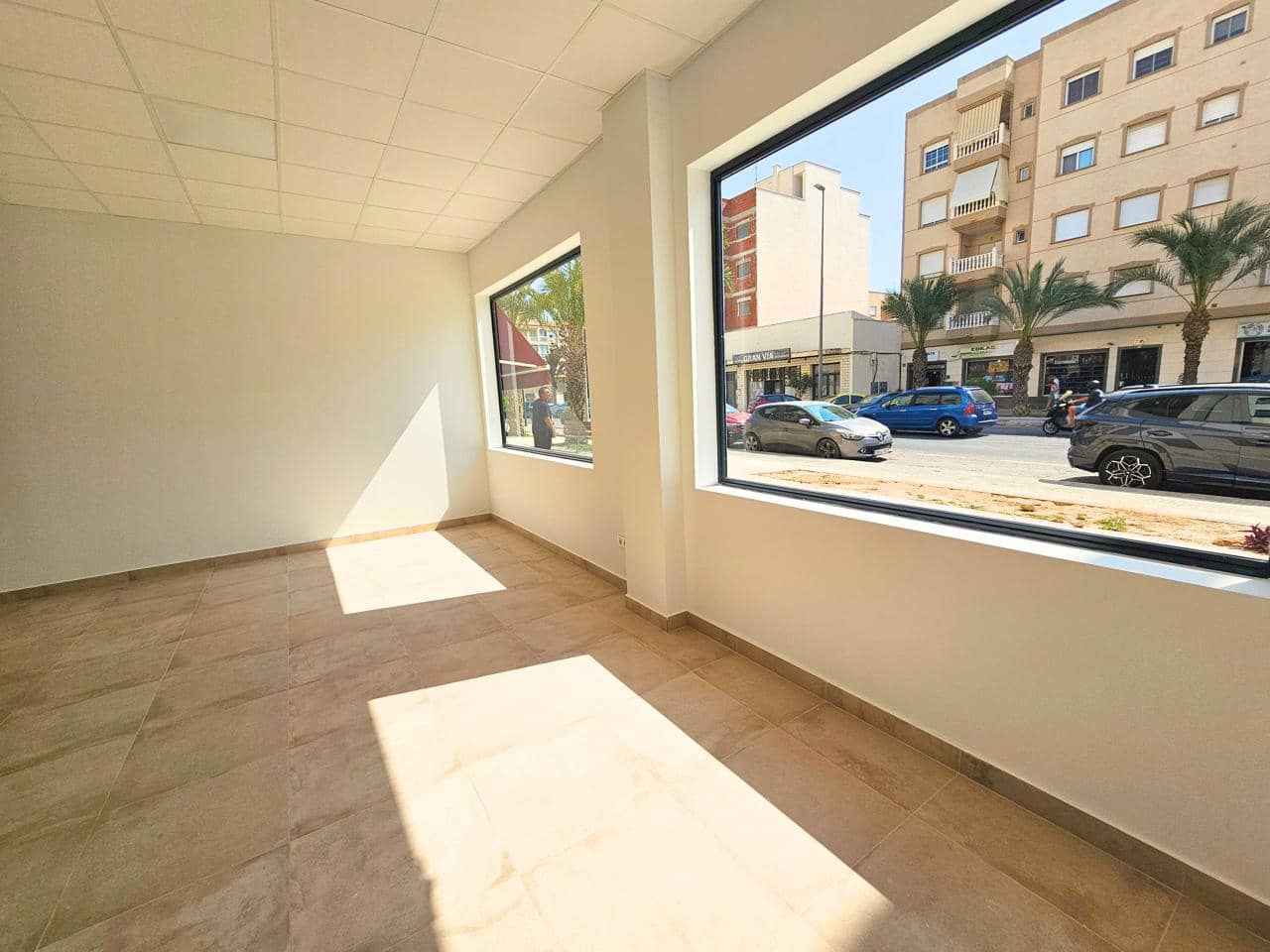 1 sypialnia Biznes do wynajęcia w Elche / Elx - 800 € (Ref: 9403606)