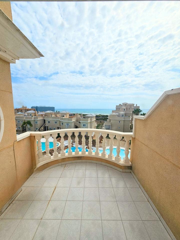 3 makuuhuone Huvila myytävänä paikassa Guardamar del Segura mukana uima-altaan 
autotalli - 399 990 € (Ref: 9403607)