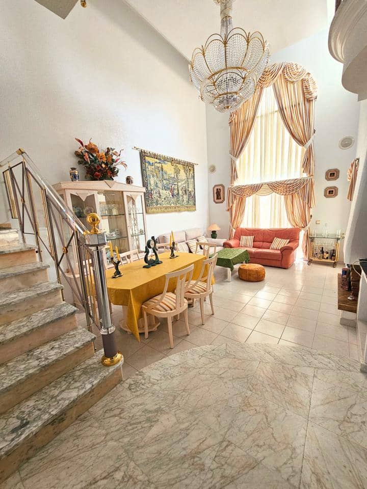 3 makuuhuone Huvila myytävänä paikassa Guardamar del Segura mukana uima-altaan 
autotalli - 399 990 € (Ref: 9403607)