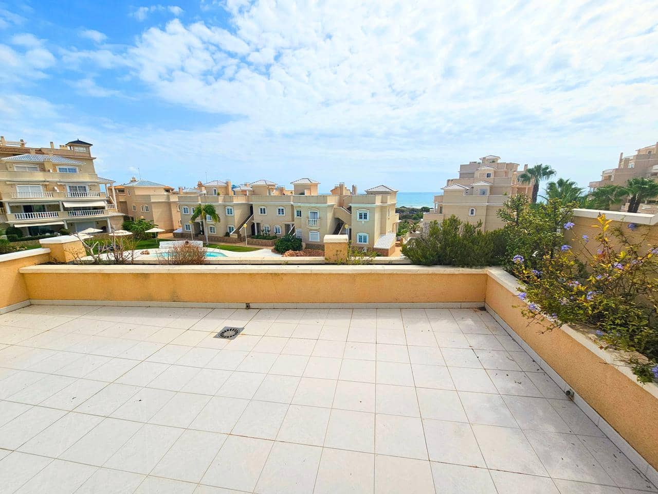 3 makuuhuone Huvila myytävänä paikassa Guardamar del Segura mukana uima-altaan 
autotalli - 399 990 € (Ref: 9403607)