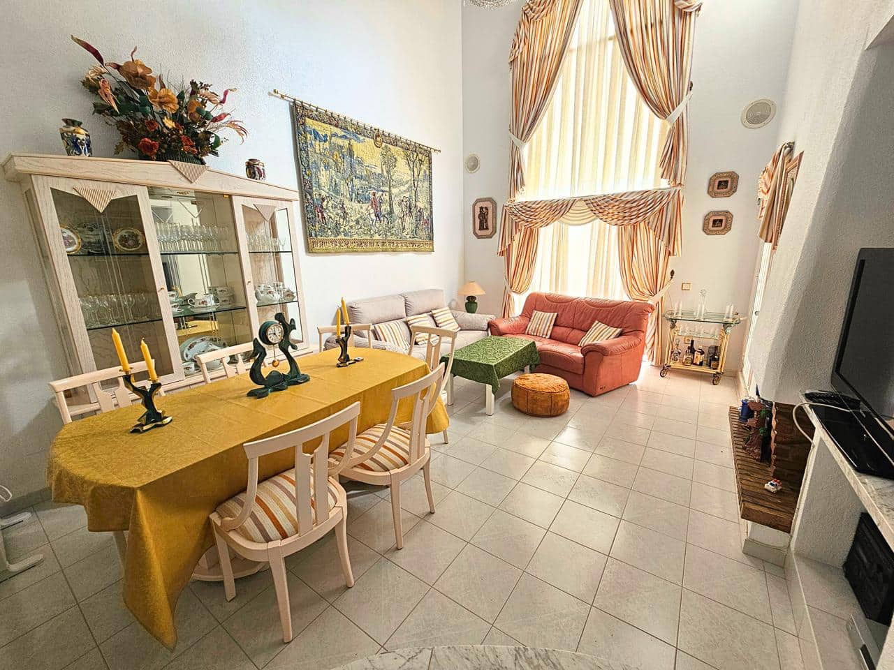 3 makuuhuone Huvila myytävänä paikassa Guardamar del Segura mukana uima-altaan 
autotalli - 399 990 € (Ref: 9403607)