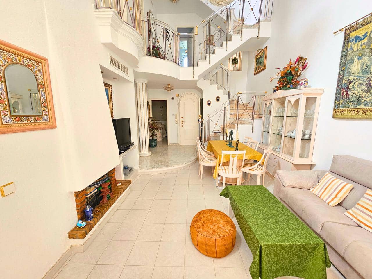 3 makuuhuone Huvila myytävänä paikassa Guardamar del Segura mukana uima-altaan 
autotalli - 399 990 € (Ref: 9403607)