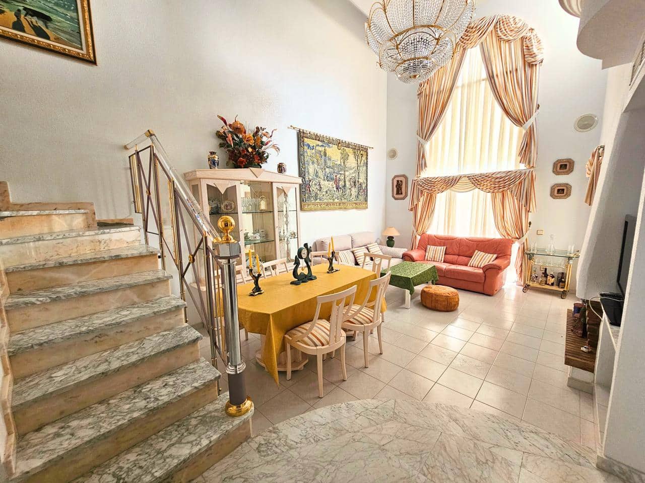 3 makuuhuone Huvila myytävänä paikassa Guardamar del Segura mukana uima-altaan 
autotalli - 399 990 € (Ref: 9403607)