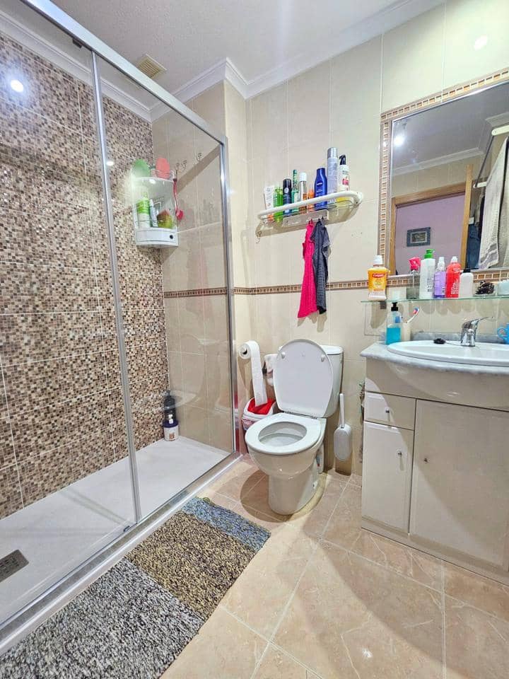 Appartement de 2 chambres à louer à Guardamar del Segura avec piscine garage - 900 € (Ref: 9403610)