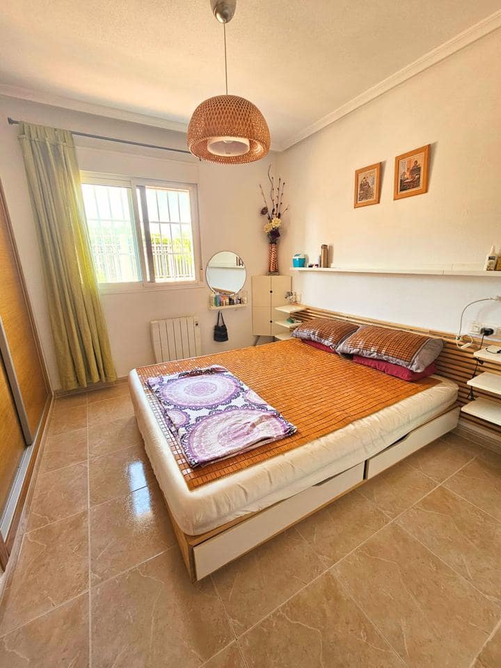 Appartement de 2 chambres à louer à Guardamar del Segura avec piscine garage - 900 € (Ref: 9403610)