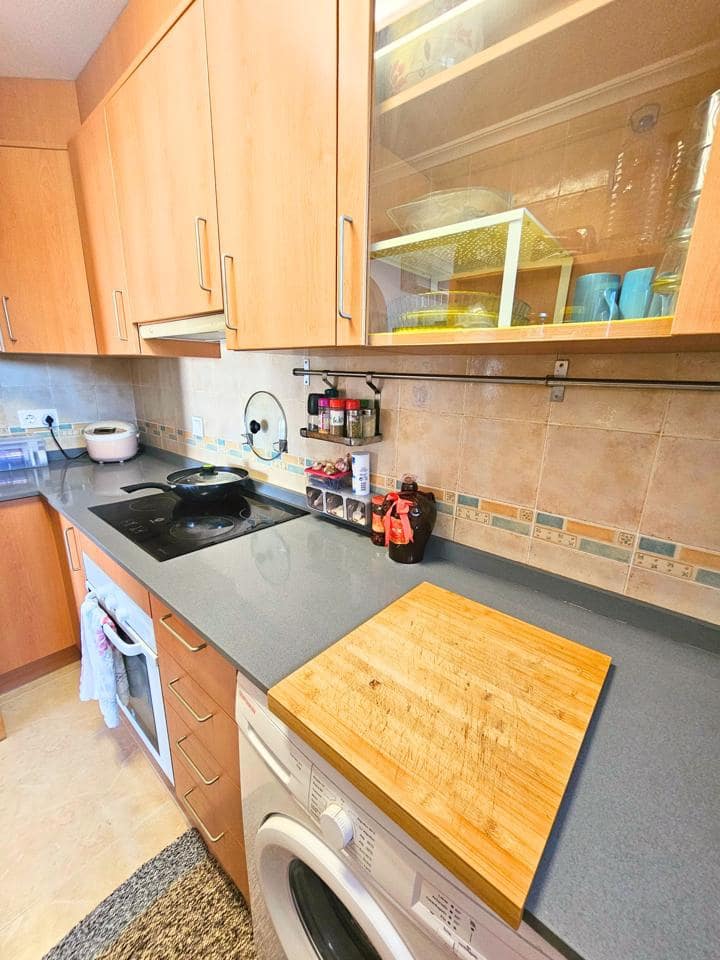 Appartement de 2 chambres à louer à Guardamar del Segura avec piscine garage - 900 € (Ref: 9403610)