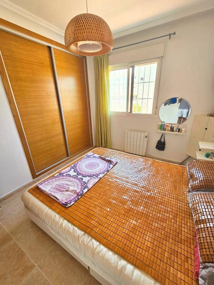 Appartement de 2 chambres à louer à Guardamar del Segura avec piscine garage - 900 € (Ref: 9403610)