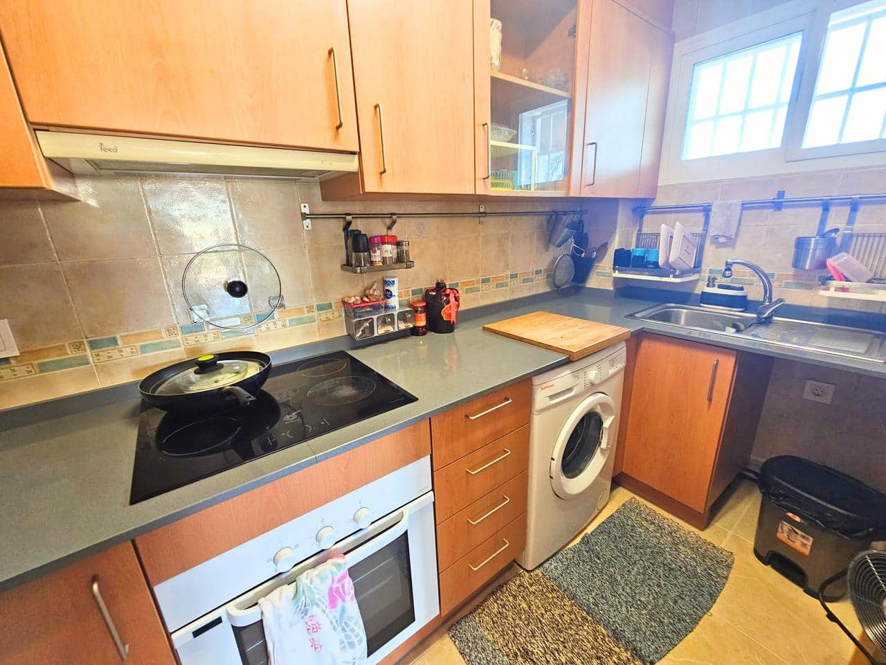 Appartement de 2 chambres à louer à Guardamar del Segura avec piscine garage - 900 € (Ref: 9403610)