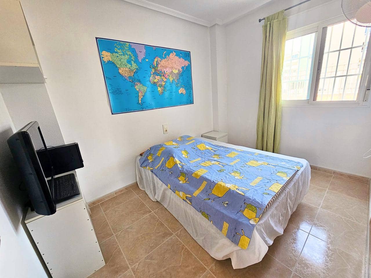 Appartement de 2 chambres à louer à Guardamar del Segura avec piscine garage - 900 € (Ref: 9403610)