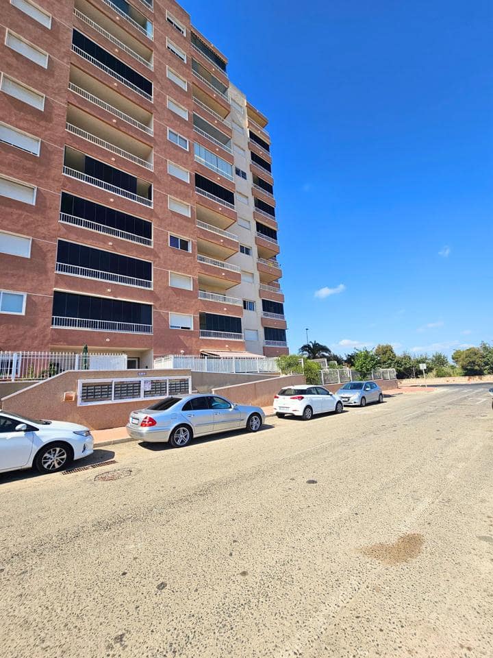 Appartement de 2 chambres à louer à Guardamar del Segura avec piscine garage - 900 € (Ref: 9403610)
