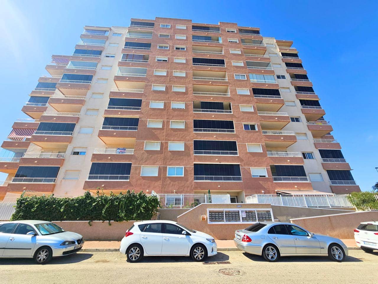 Appartement de 2 chambres à louer à Guardamar del Segura avec piscine garage - 900 € (Ref: 9403610)