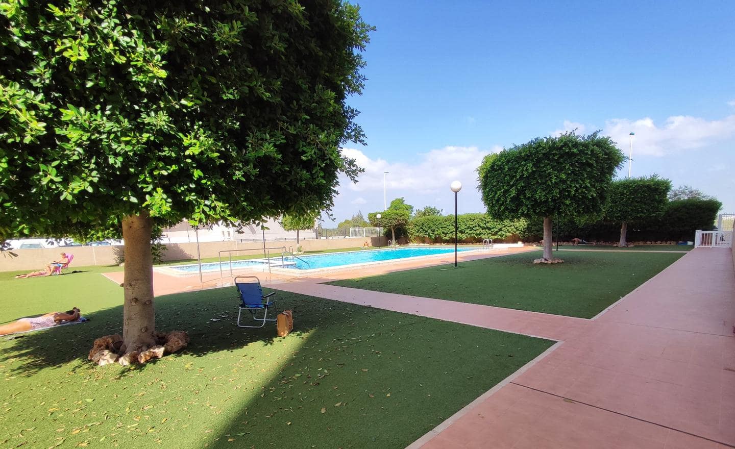 Appartement de 2 chambres à louer à Guardamar del Segura avec piscine garage - 900 € (Ref: 9403610)