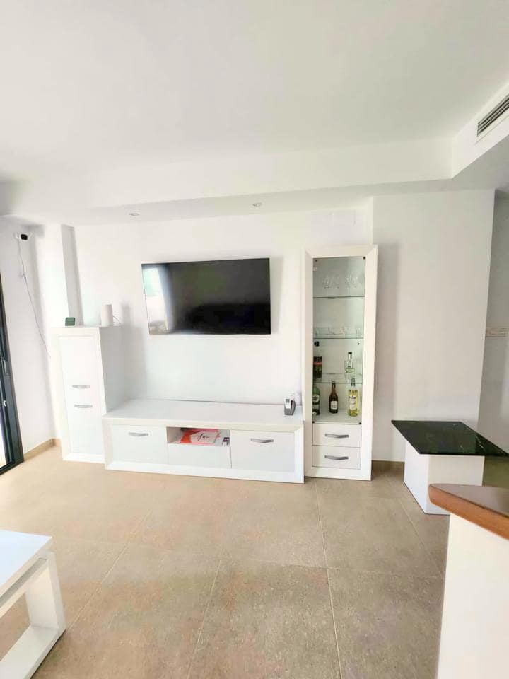 Piso de 3 habitaciones en Guardamar del Segura en venta con piscina garaje - 265.000 € (Ref: 9403616)