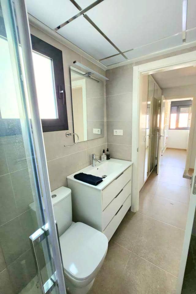 Piso de 3 habitaciones en Guardamar del Segura en venta con piscina garaje - 265.000 € (Ref: 9403616)