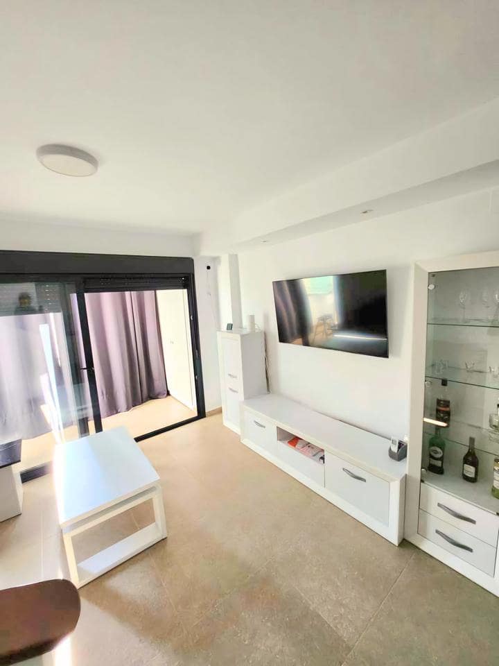 Piso de 3 habitaciones en Guardamar del Segura en venta con piscina garaje - 265.000 € (Ref: 9403616)