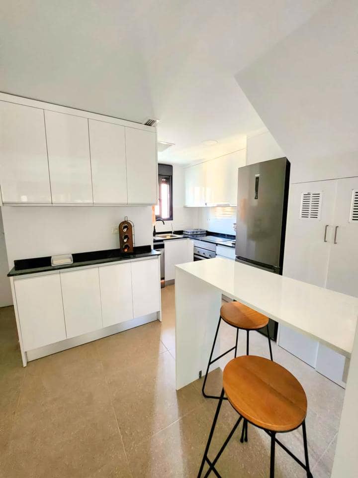 Piso de 3 habitaciones en Guardamar del Segura en venta con piscina garaje - 265.000 € (Ref: 9403616)