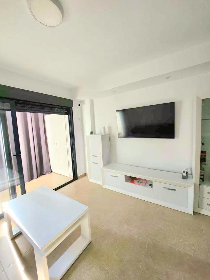 Piso de 3 habitaciones en Guardamar del Segura en venta con piscina garaje - 265.000 € (Ref: 9403616)