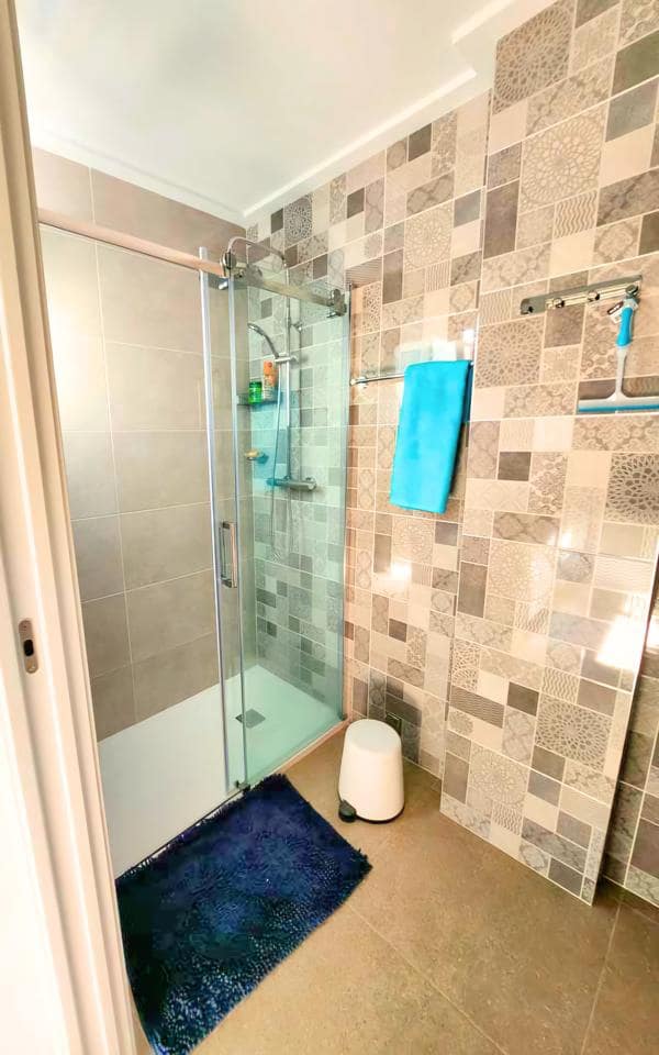 Piso de 3 habitaciones en Guardamar del Segura en venta con piscina garaje - 265.000 € (Ref: 9403616)