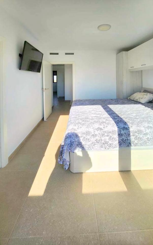 Piso de 3 habitaciones en Guardamar del Segura en venta con piscina garaje - 265.000 € (Ref: 9403616)