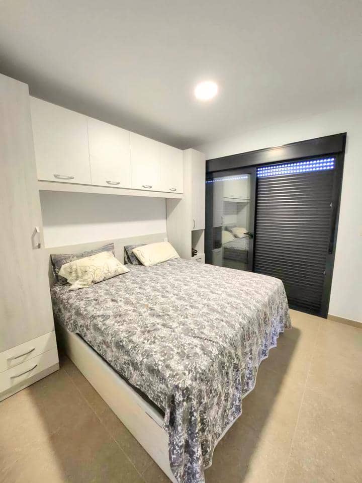 Piso de 3 habitaciones en Guardamar del Segura en venta con piscina garaje - 265.000 € (Ref: 9403616)