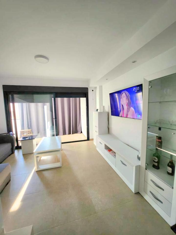 Piso de 3 habitaciones en Guardamar del Segura en venta con piscina garaje - 265.000 € (Ref: 9403616)