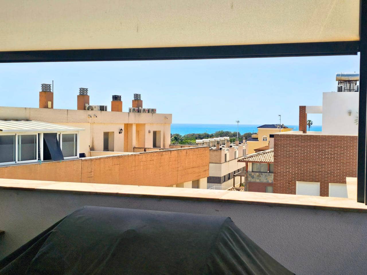 Piso de 3 habitaciones en Guardamar del Segura en venta con piscina garaje - 265.000 € (Ref: 9403616)