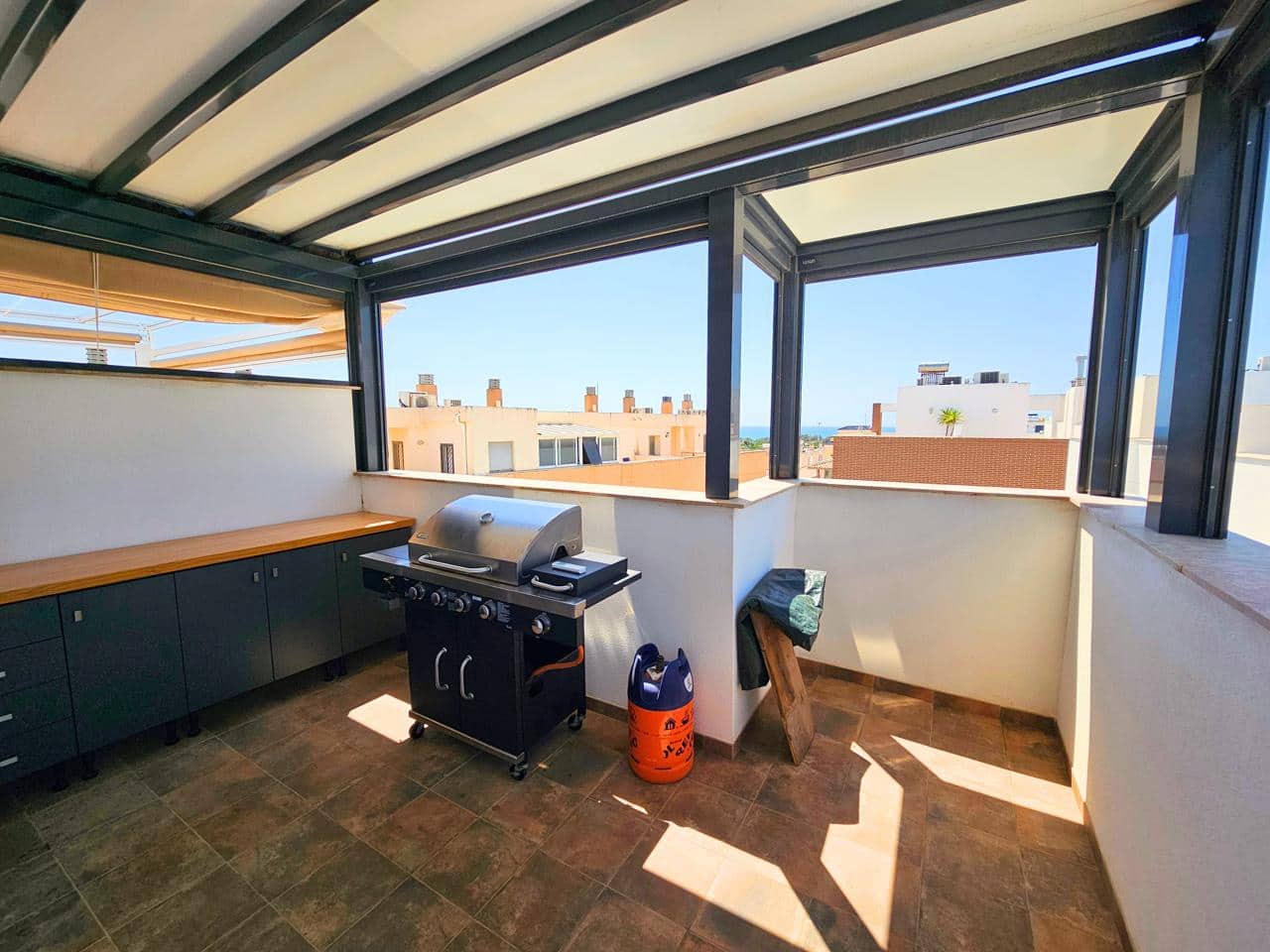 Piso de 3 habitaciones en Guardamar del Segura en venta con piscina garaje - 265.000 € (Ref: 9403616)