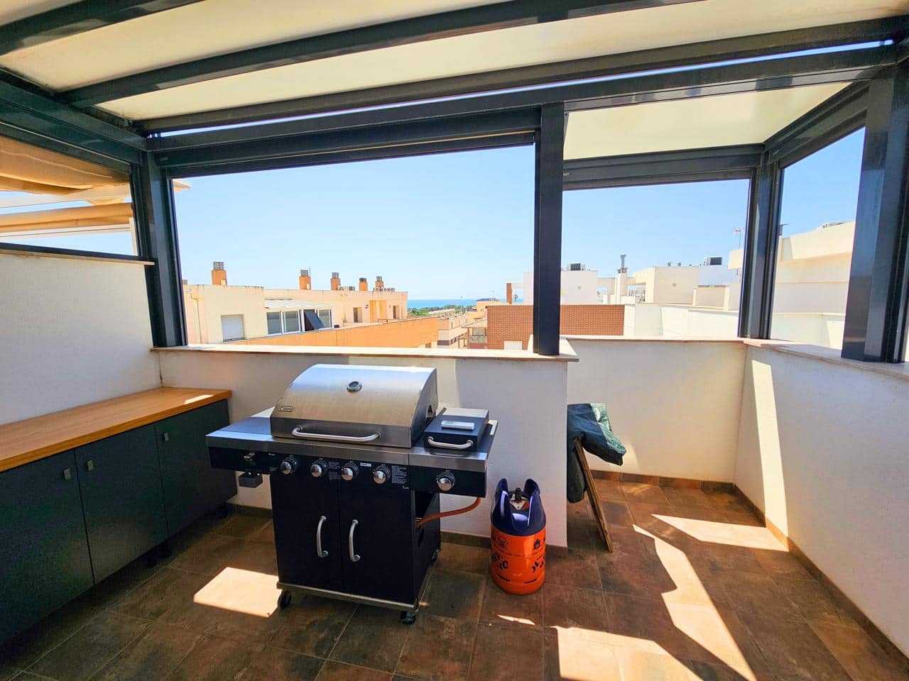 Piso de 3 habitaciones en Guardamar del Segura en venta con piscina garaje - 265.000 € (Ref: 9403616)