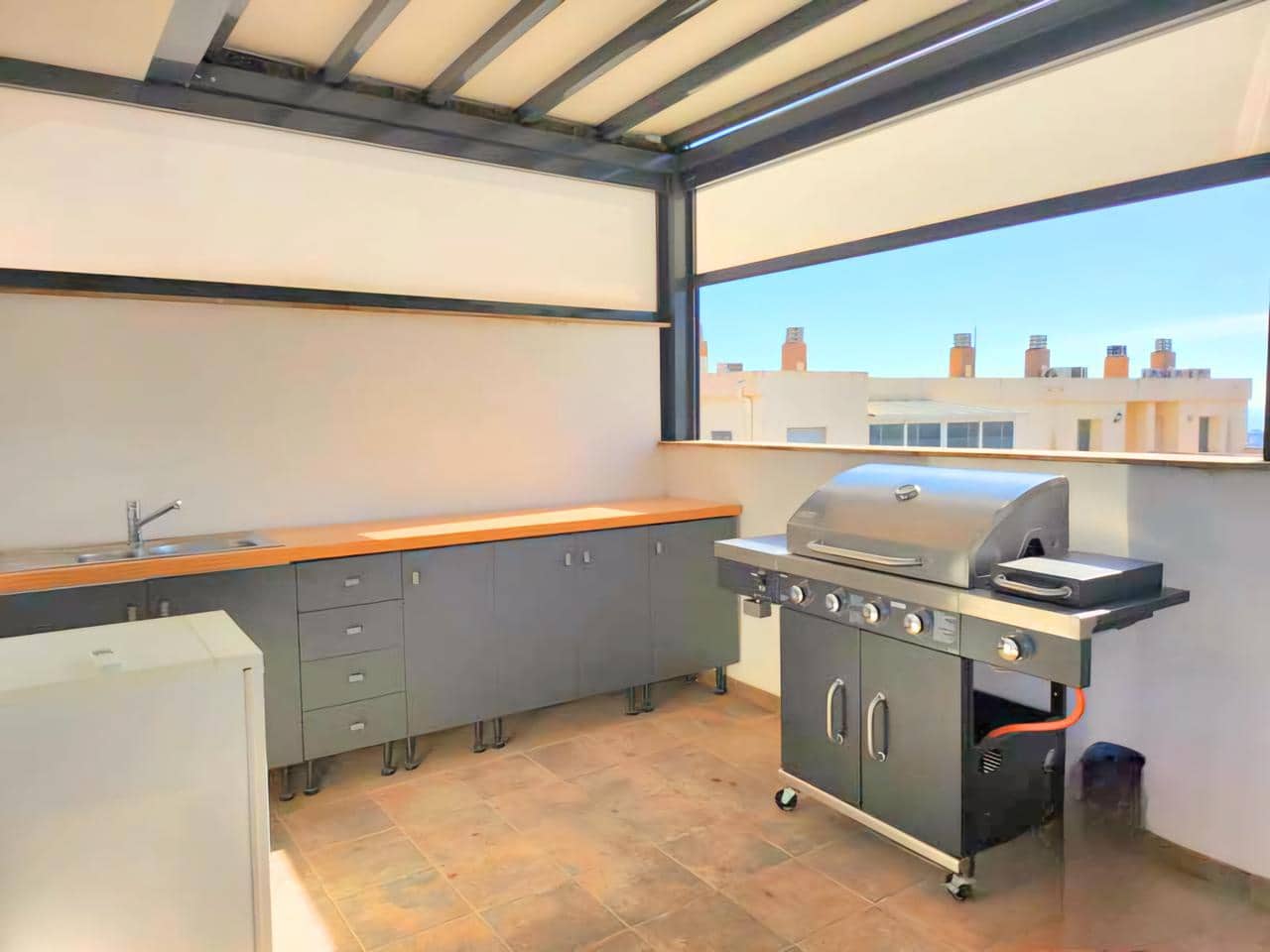 Piso de 3 habitaciones en Guardamar del Segura en venta con piscina garaje - 265.000 € (Ref: 9403616)