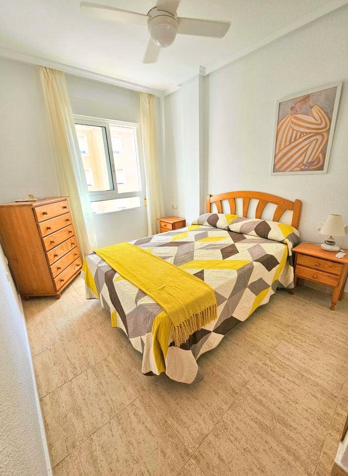 2 makuuhuone Asunto vuokrattavana paikassa Guardamar del Segura mukana 
autotalli - 650 € (Ref: 9467802)