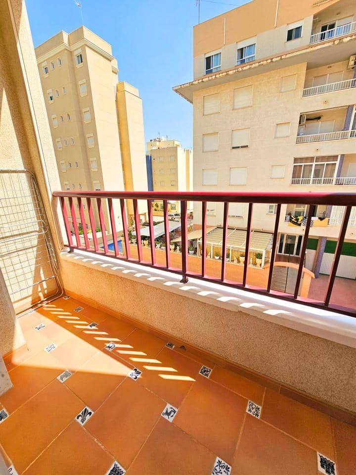 2 makuuhuone Asunto vuokrattavana paikassa Guardamar del Segura mukana 
autotalli - 650 € (Ref: 9467802)