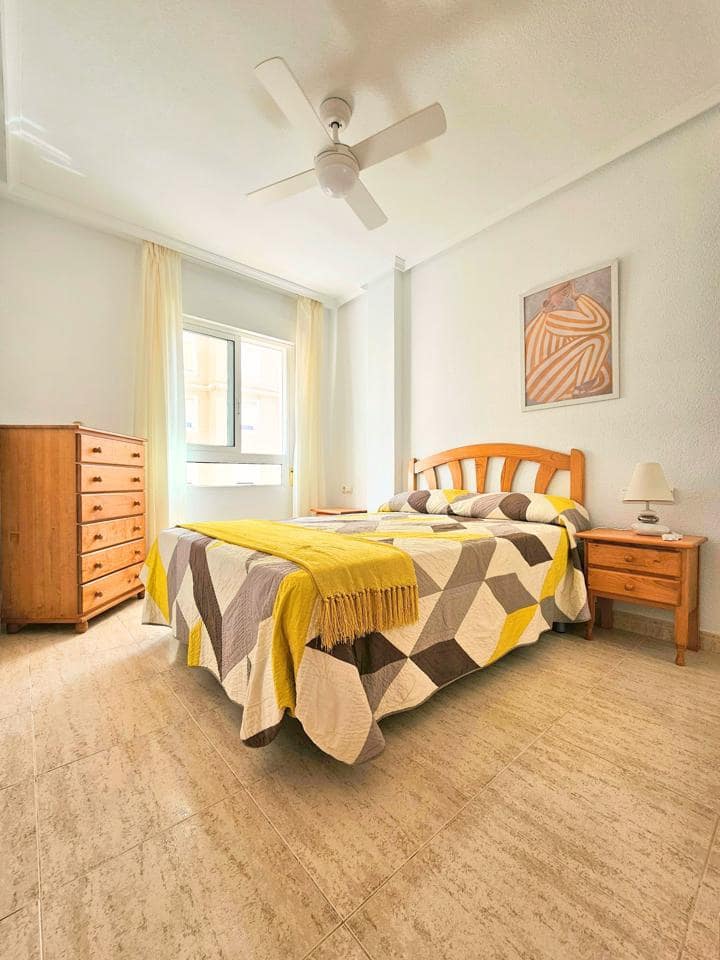 2 makuuhuone Asunto vuokrattavana paikassa Guardamar del Segura mukana 
autotalli - 650 € (Ref: 9467802)