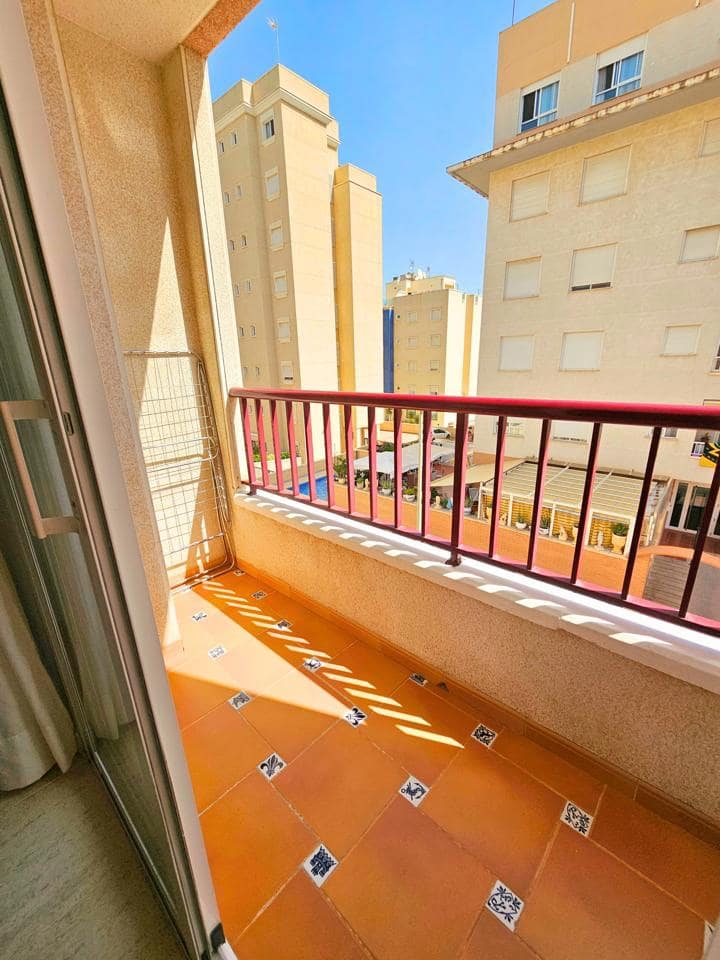 2 makuuhuone Asunto vuokrattavana paikassa Guardamar del Segura mukana 
autotalli - 650 € (Ref: 9467802)