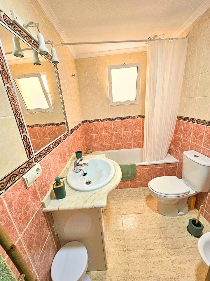 2 makuuhuone Asunto vuokrattavana paikassa Guardamar del Segura mukana 
autotalli - 650 € (Ref: 9467802)