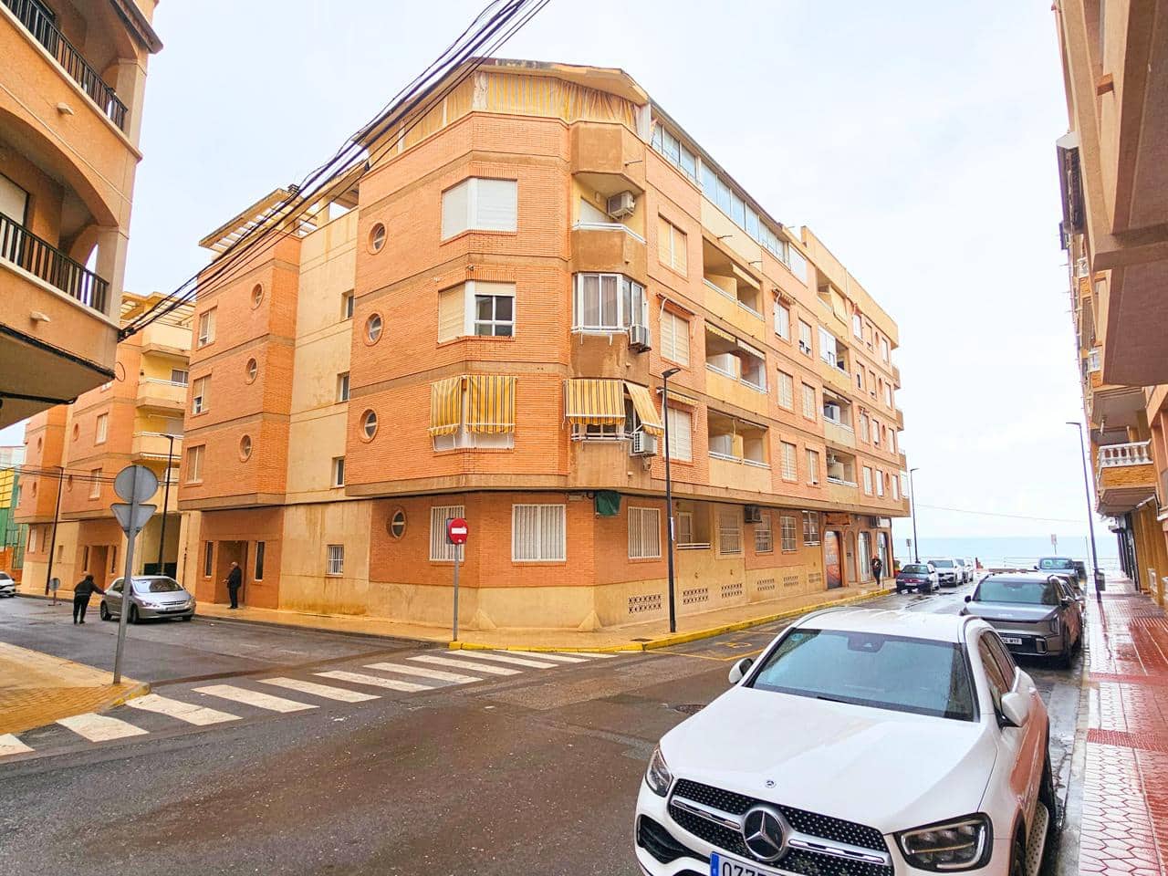 Garage for sale in Guardamar del Segura - € 32,000 (Ref: 9467803)