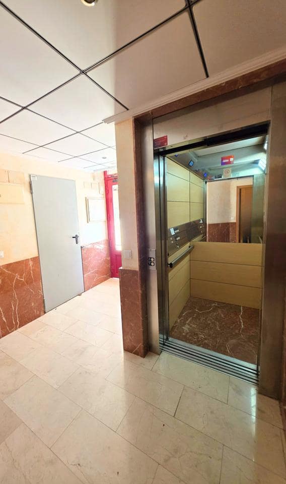 2 soveværelse Lejlighed til leje i Guardamar del Segura med swimmingpool garage - € 650 (Ref: 9573673)