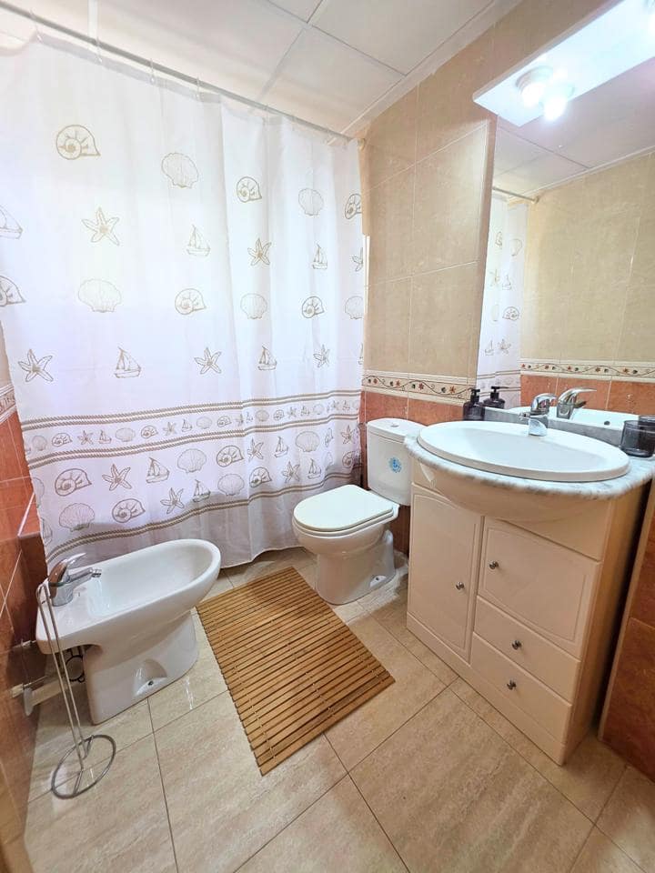 2 soveværelse Lejlighed til leje i Guardamar del Segura med swimmingpool garage - € 650 (Ref: 9573673)