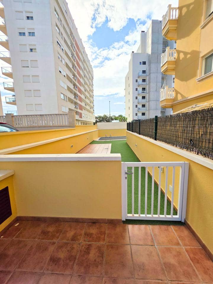 2 soveværelse Lejlighed til leje i Guardamar del Segura med swimmingpool garage - € 650 (Ref: 9573673)