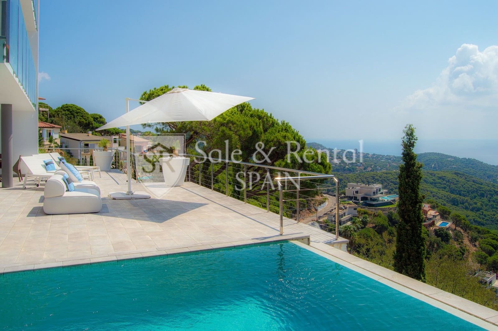 3 slaapkamer Villa te koop in Lloret de Mar met zwembad garage - € 1.250.000 (Ref: 10002568)